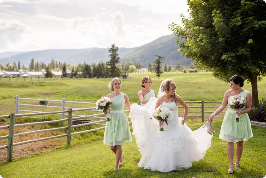 Armstrong-Okanagan-wedding_country-farm_38_by-Kevin-Trowbridge