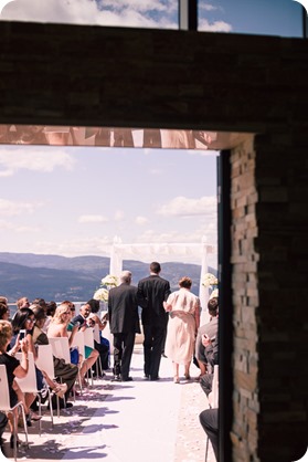 Sparkling-Hill-wedding_Okanagan_43_by-Kevin-Trowbridge